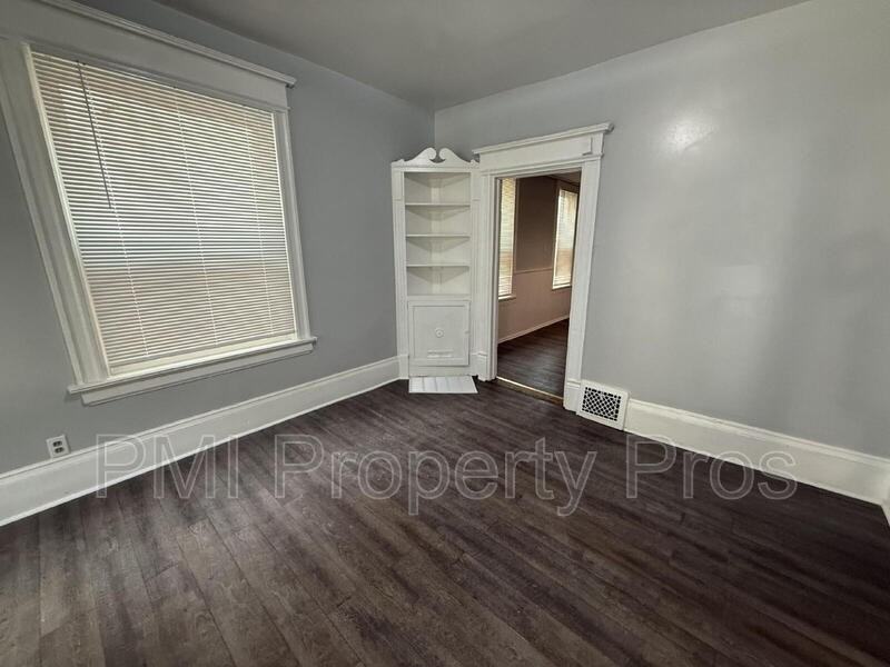 1939 N 37th St - Photo 4 of 23