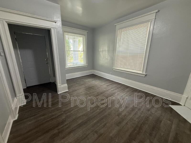 1939 N 37th St - Photo 6 of 23