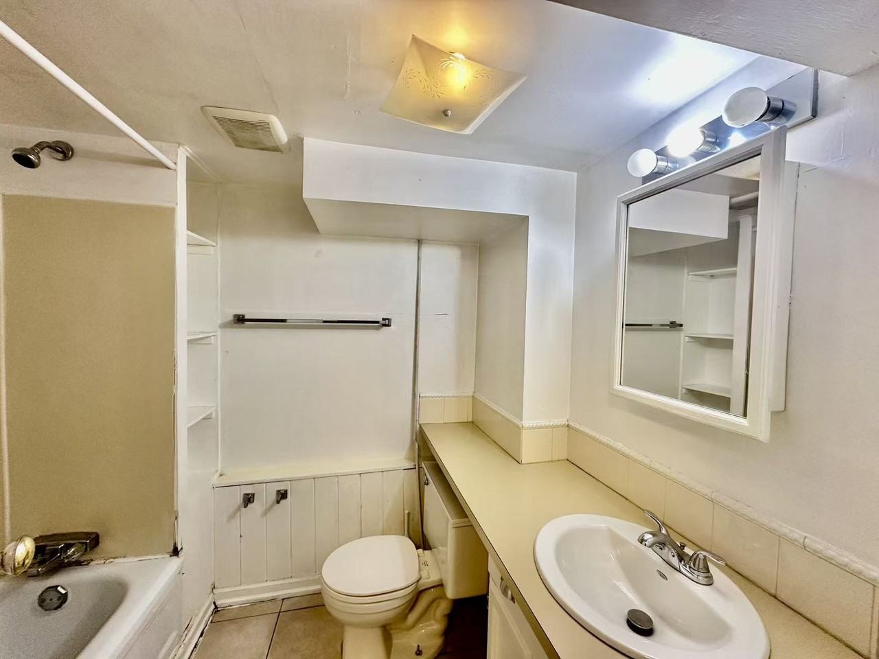 3715 West 20th Avenue - Photo 5 of 9