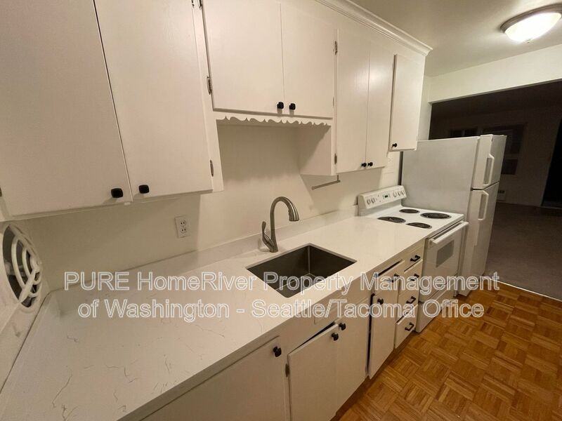 3057 63rd Ave Sw #09 - Photo 4 of 6