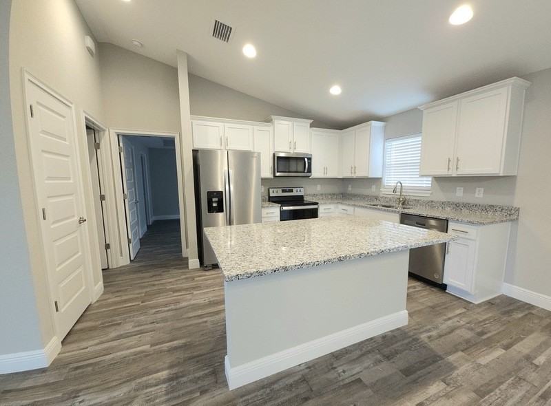 312 Locust Pass - Photo 4 of 12