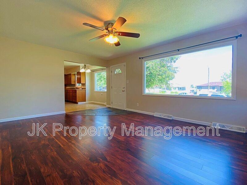 4222 5th Ave N - Photo 4 of 32