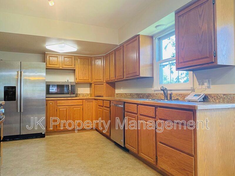 4222 5th Ave N - Photo 7 of 32