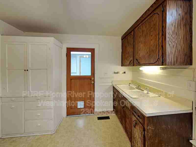 1114 W Fairview Ave - Photo 7 of 20