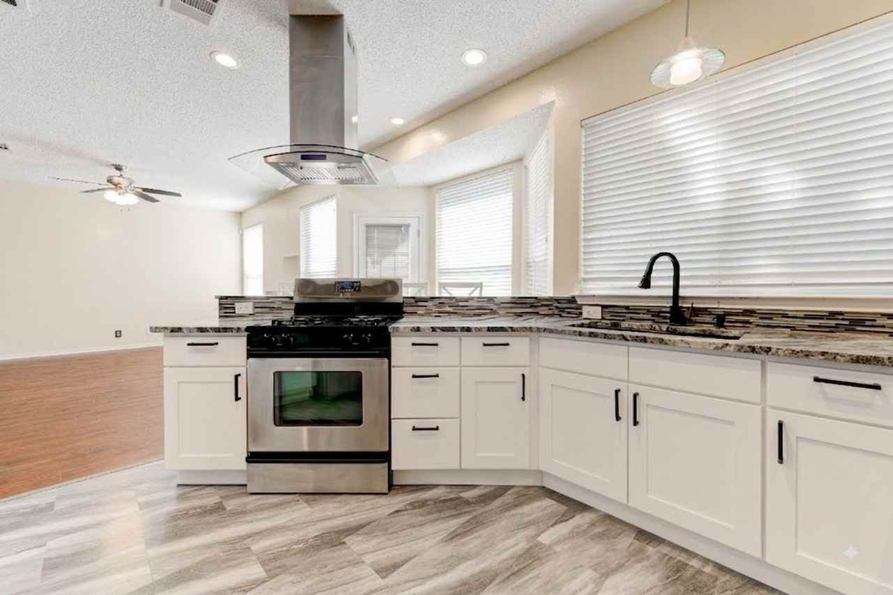 16913 Langland Rd - Photo 3 of 18