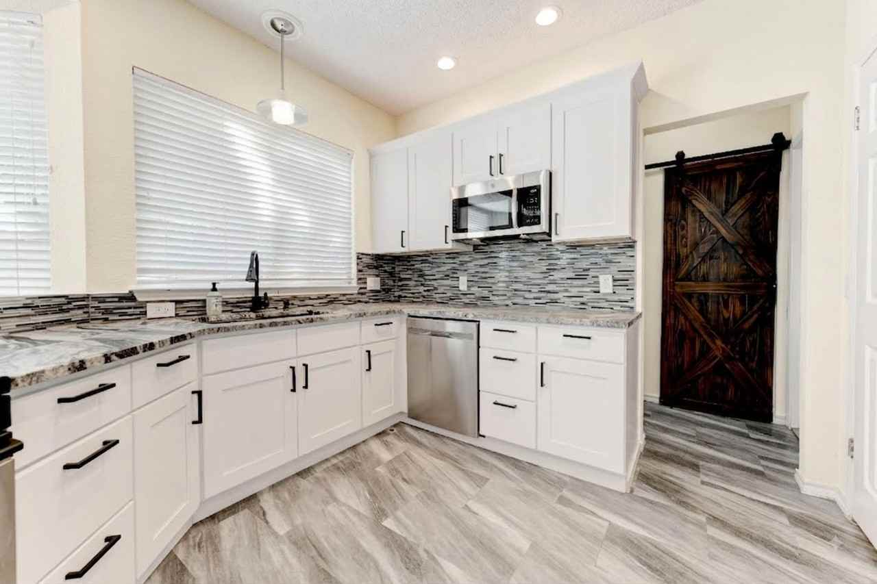 16913 Langland Rd - Photo 4 of 18