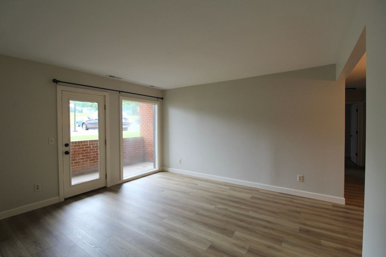 1112 Blue Ridge Dr - Photo 4 of 22