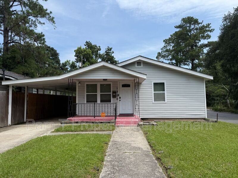 1320 E 58th St - Photo 2 of 2