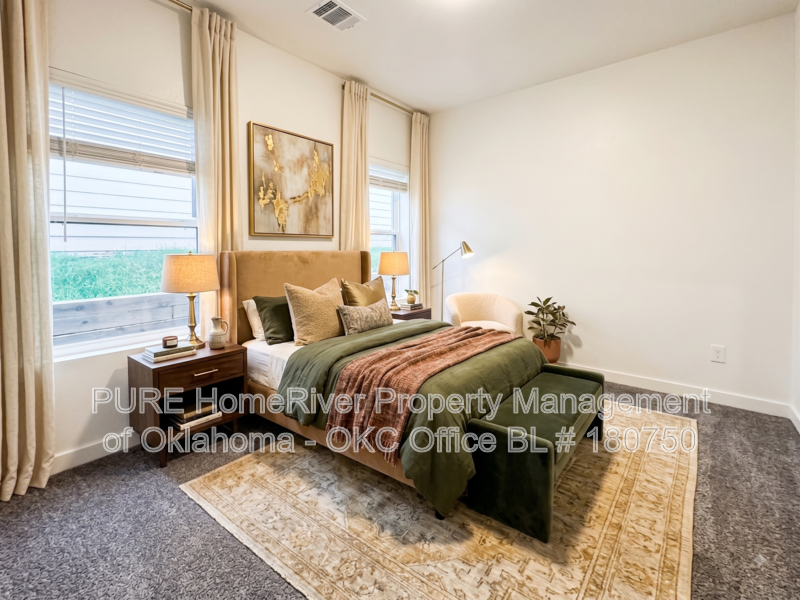 305 E 7th St - Photo 6 of 28