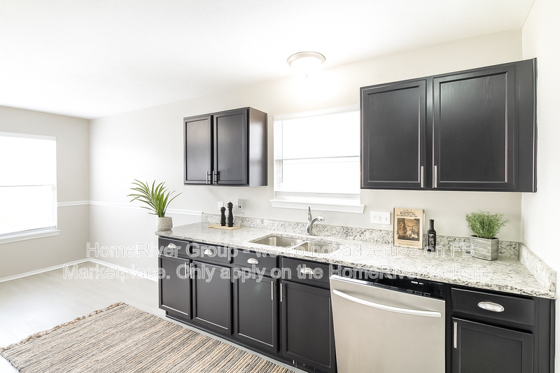 14218 Brunswick Point Ln - Photo 3 of 26