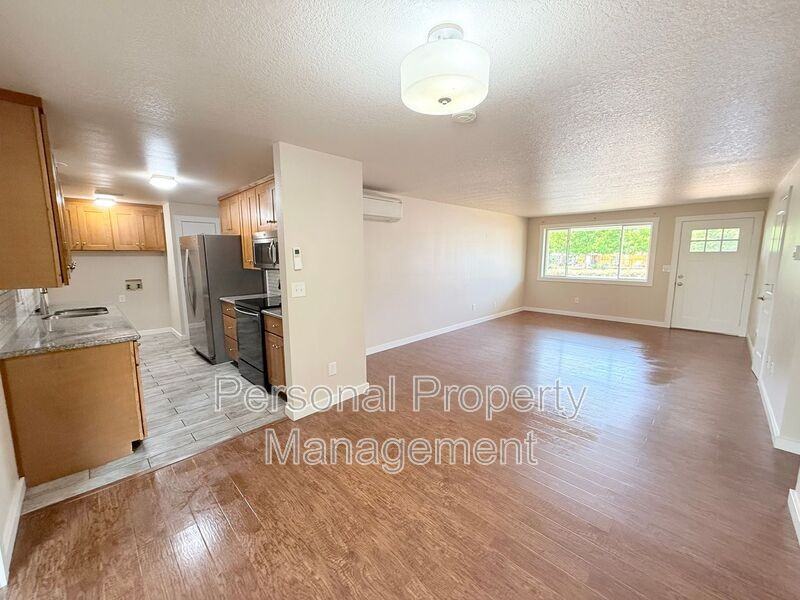 1803 Se Blairmont Dr - Photo 3 of 17