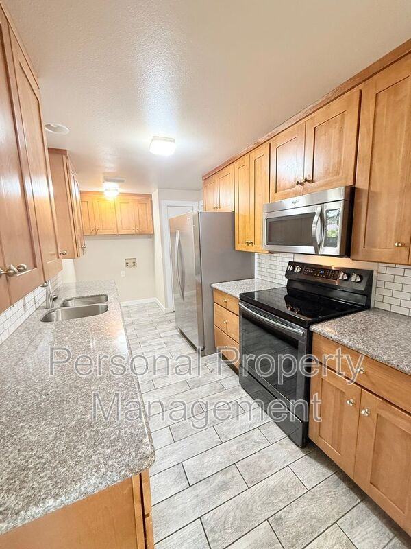 1803 Se Blairmont Dr - Photo 5 of 17