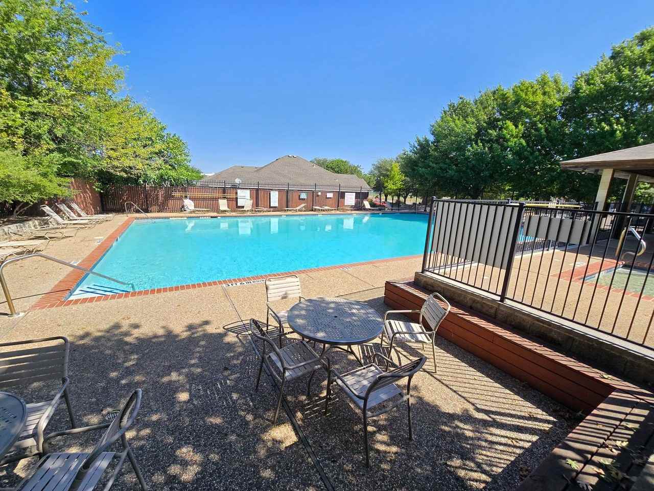 5820 Show Master Ln - Photo 2 of 39
