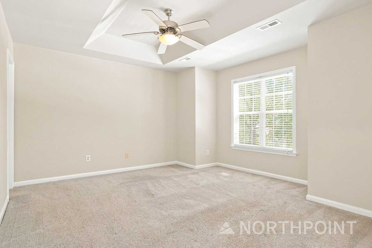 4411 Log Cabin Dr - Photo 6 of 10