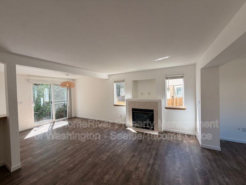 804 28th Ave Se - Photo 4 of 20