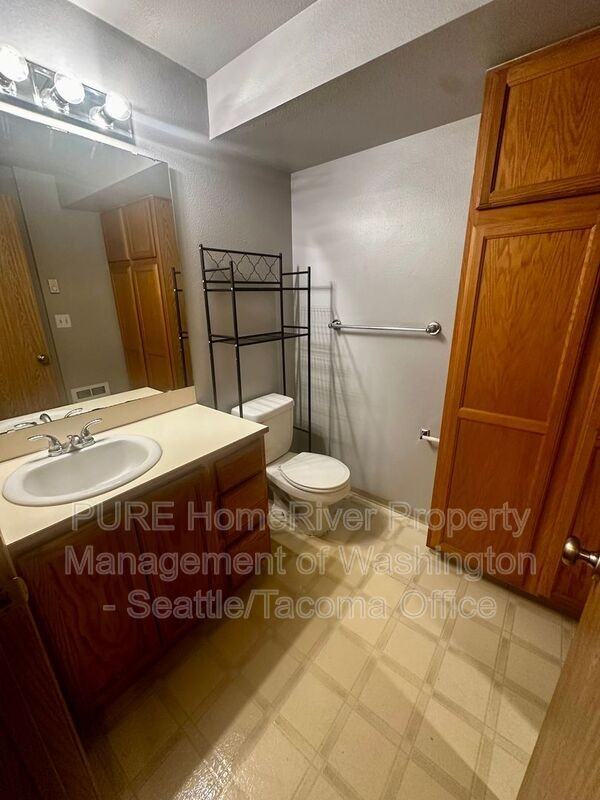 702 119th St S #B - Photo 4 of 16
