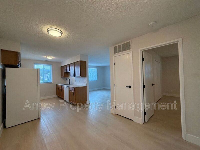 515 W Saunders Ave #1 - Photo 5 of 17