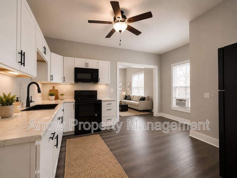 926 A St #A - Photo 2 of 9