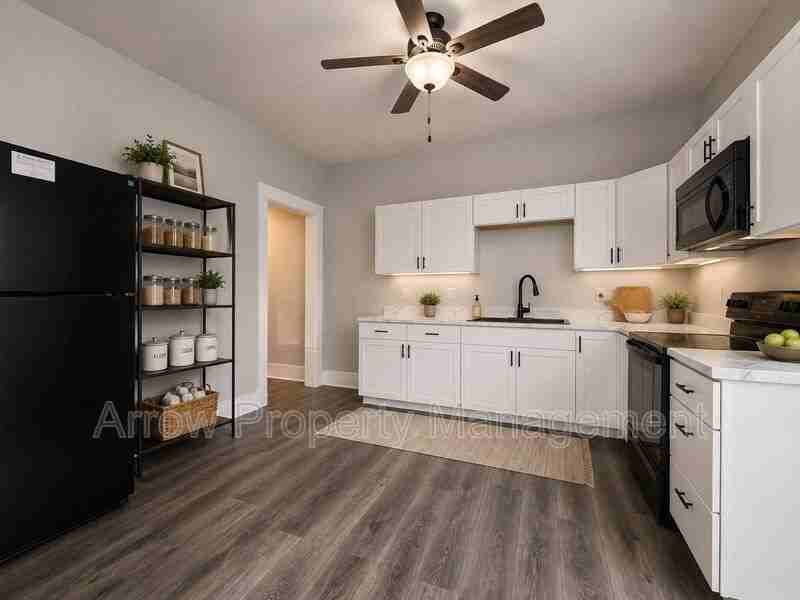926 A St #A - Photo 3 of 9