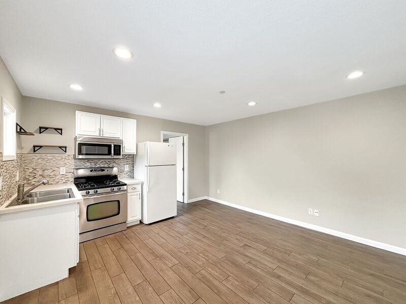 4214 Cleveland Ave - Photo 2 of 15