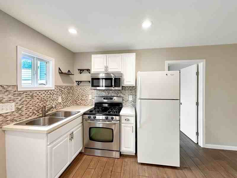 4214 Cleveland Ave - Photo 4 of 15