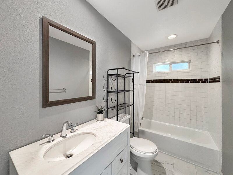 4214 Cleveland Ave - Photo 7 of 15