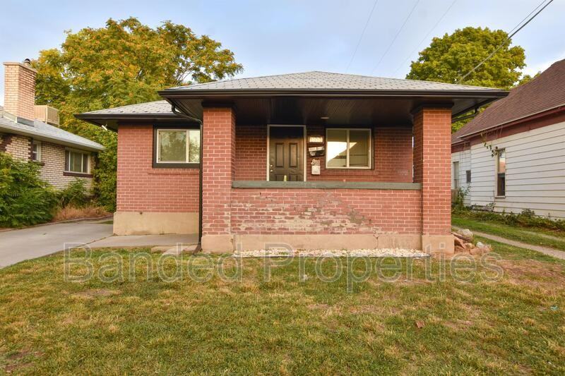 1955 S West Temple - Photo 2 of 19