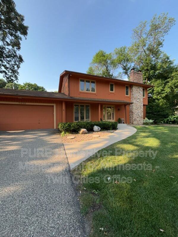7420 Hyde Park Cir - Photo 2 of 39