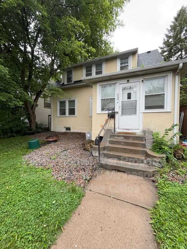 237 Cedar Lake Rd N #2 - Photo 2 of 25