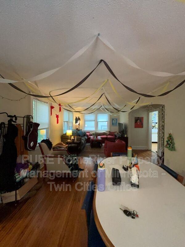 237 Cedar Lake Rd N #2 - Photo 5 of 25