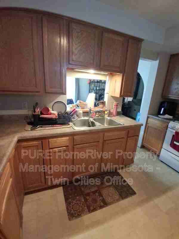 894 21st Ave Se - Photo 5 of 13