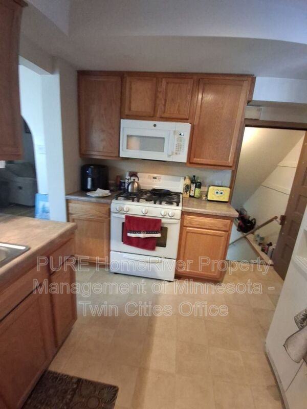894 21st Ave Se - Photo 6 of 13