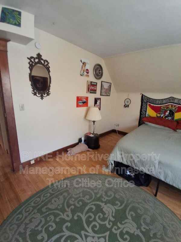 894 21st Ave Se - Photo 7 of 13