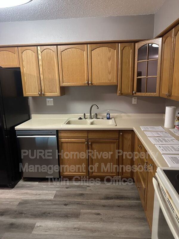 221 Grand Ave W #306 - Photo 3 of 21