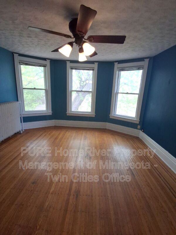 140 Belvidere St W #2 - Photo 3 of 13