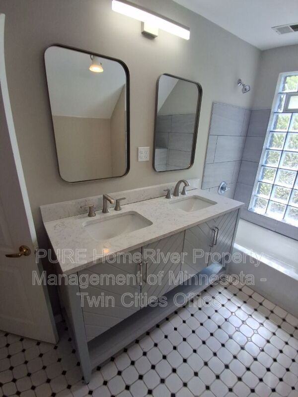 140 Belvidere St W #2 - Photo 6 of 13