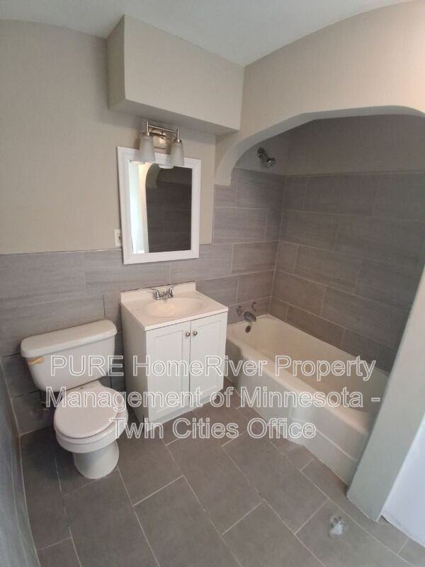 140 Belvidere St W #2 - Photo 7 of 13