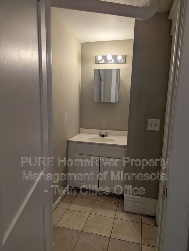 605 Van Buren Ave #2 - Photo 7 of 26