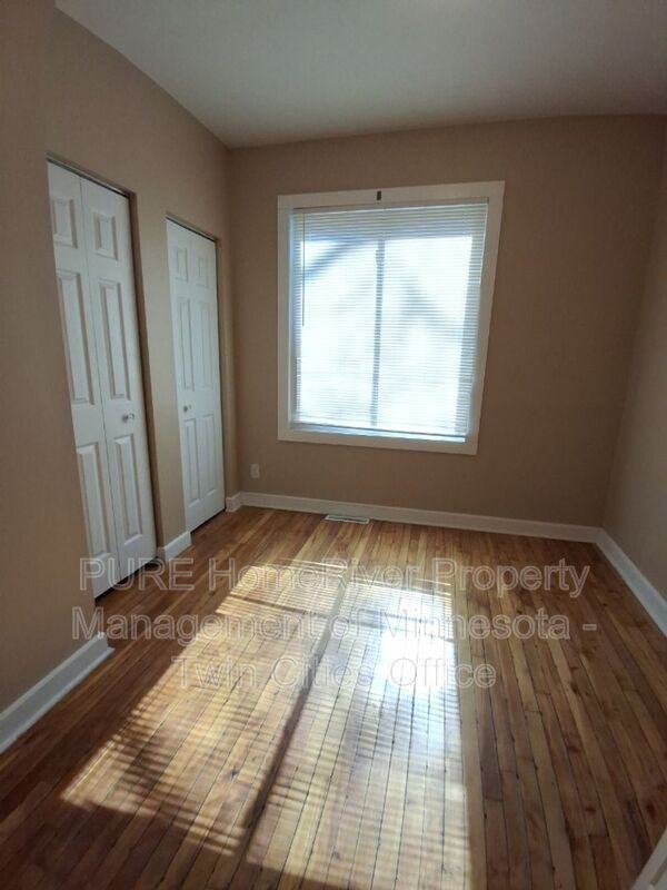 987 Churchill St #1 - Photo 5 of 20