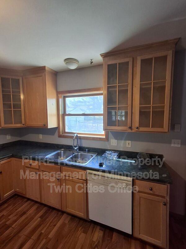 3321 E 37th St - Photo 2 of 15