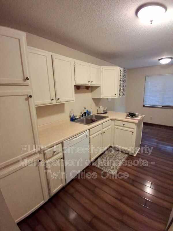 5231 Balmoral Ln - Photo 4 of 23