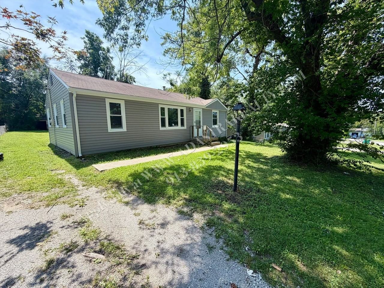 11315 E 77th Ter - Photo 2 of 24
