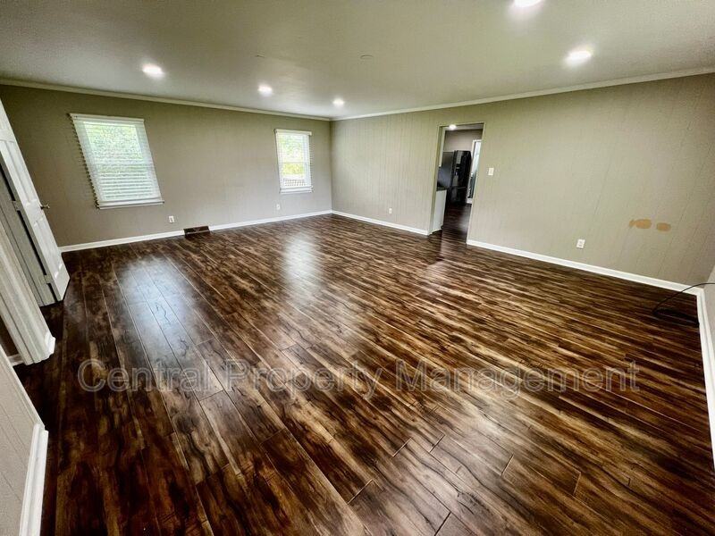 103 Newman Dr - Photo 5 of 14