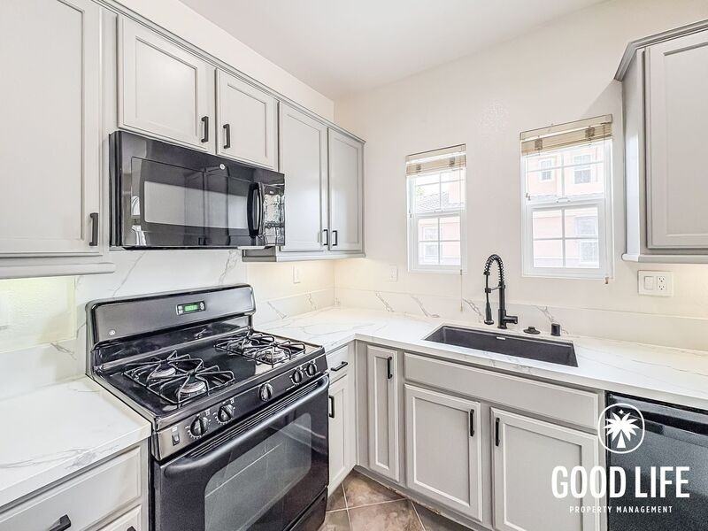 1446 Clearview Way - Photo 5 of 19