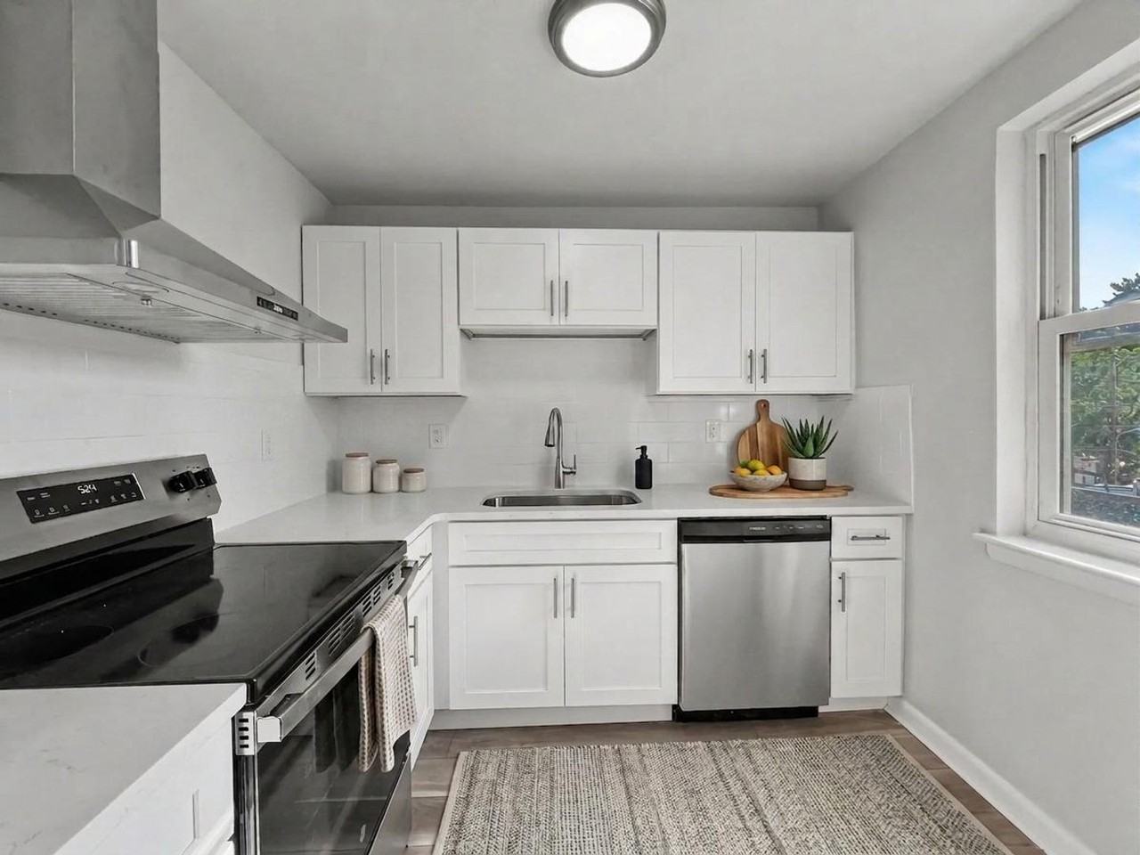 8 Midland Ave - Photo 2 of 48