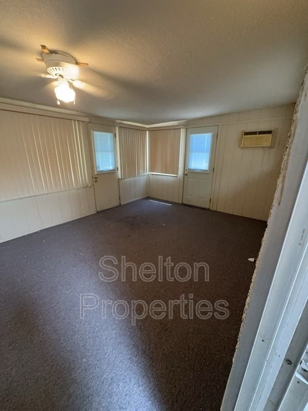 10103 N 97th Ave #B - Photo 4 of 8