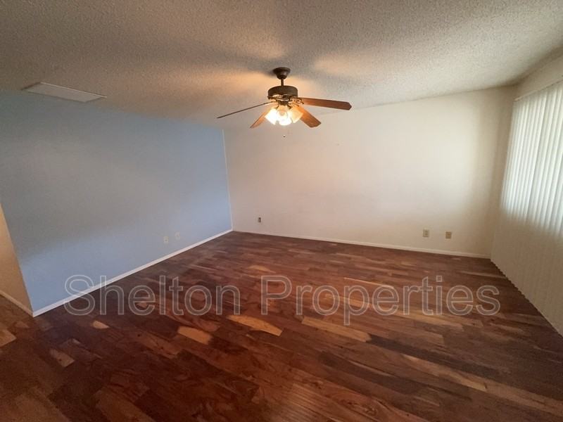 10103 N 97th Ave #B - Photo 5 of 8