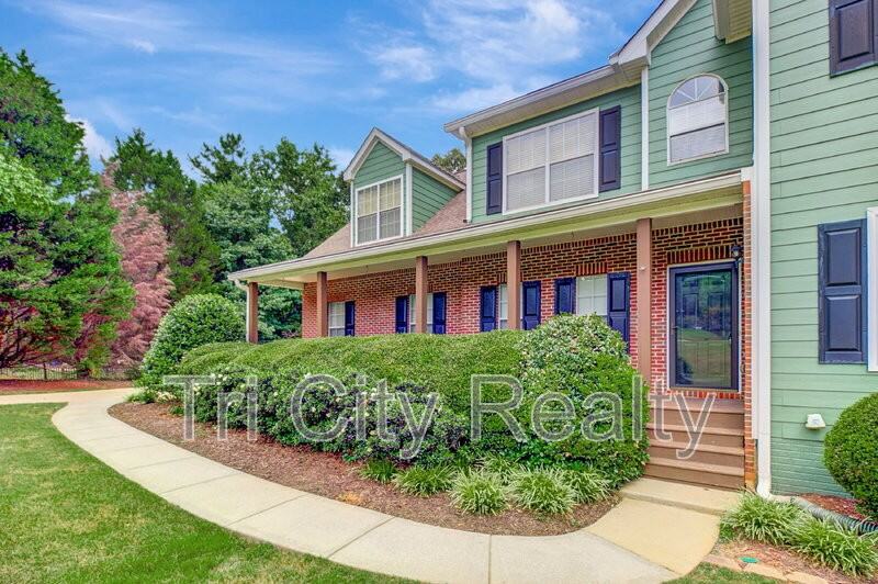 75 Rock Mill Ct - Photo 4 of 50