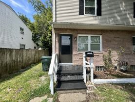 323 S Napoleon Ave - Photo 1 of 1