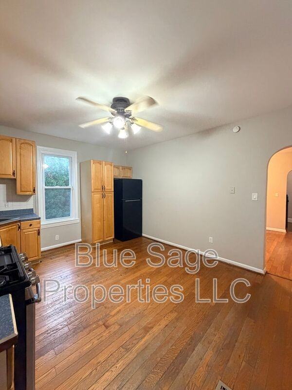 913 8th Ave - Photo 5 of 28